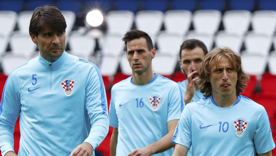 2016-06-11T153002Z_1930944493_LR1EC6B171RJL_RTRMADP_3_SOCCER-EURO-CRO