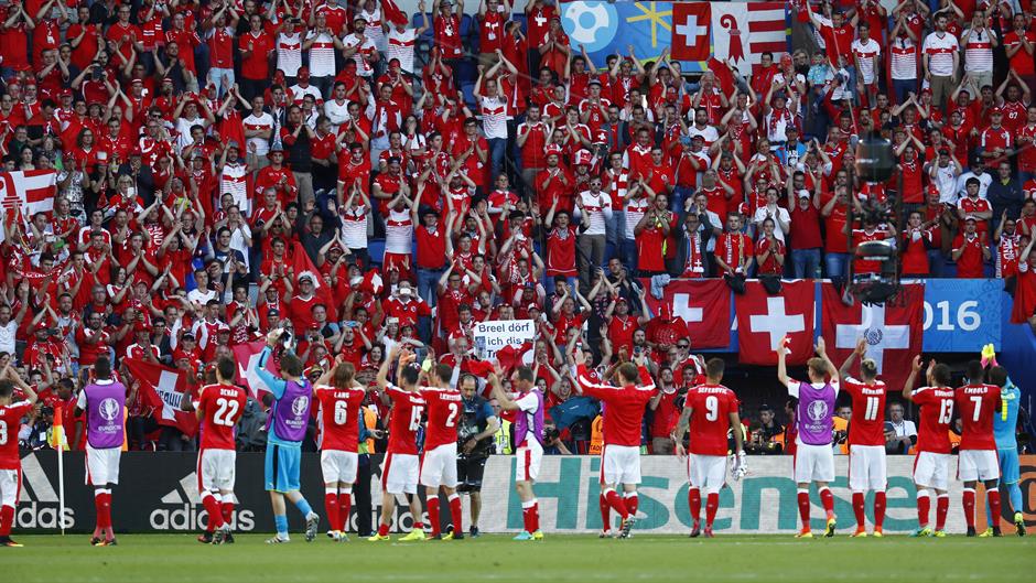 2016-06-15T175649Z_109015009_MT1ACI14439135_RTRMADP_3_SOCCER-EURO-ROM-SWI