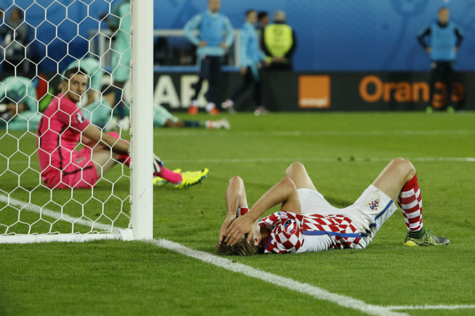 2016-06-25T213112Z_109891872_MT1ACI14455748_RTRMADP_3_SOCCER-EURO-CRO-POR
