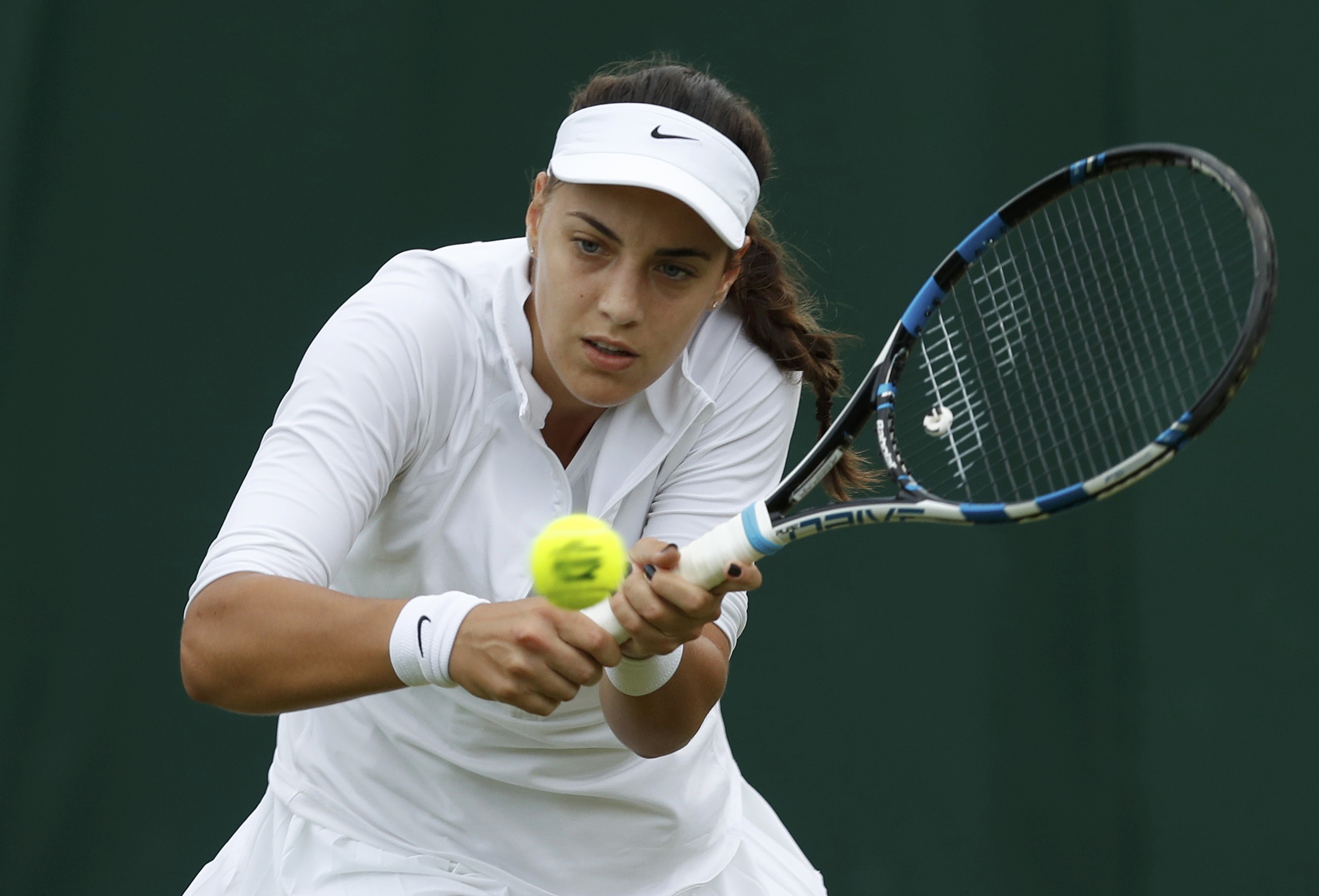 2016-06-30T184851Z_1268597575_LR1EC6U1G94ER_RTRMADP_3_TENNIS-WIMBLEDON