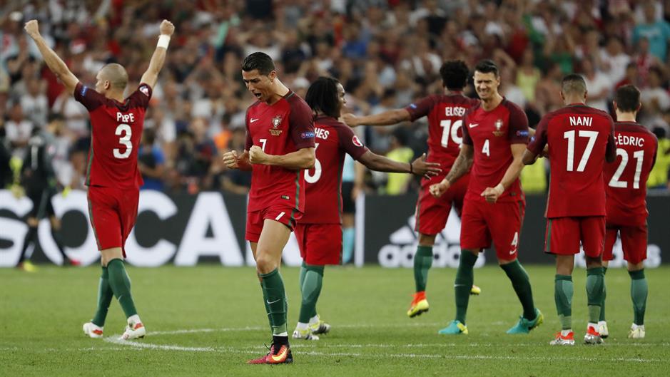 2016-06-30T214500Z_110324700_MT1ACI14464556_RTRMADP_3_SOCCER-EURO-POL-POR