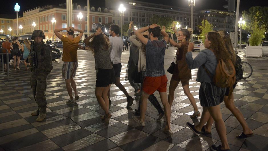 2016-07-14T231531Z_501997697_LR1EC7E1SLKN8_RTRMADP_3_FRANCE-CRASH