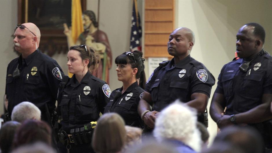 2016-07-18T025700Z_2139869326_HT1EC7I086J33_RTRMADP_3_USA-POLICE