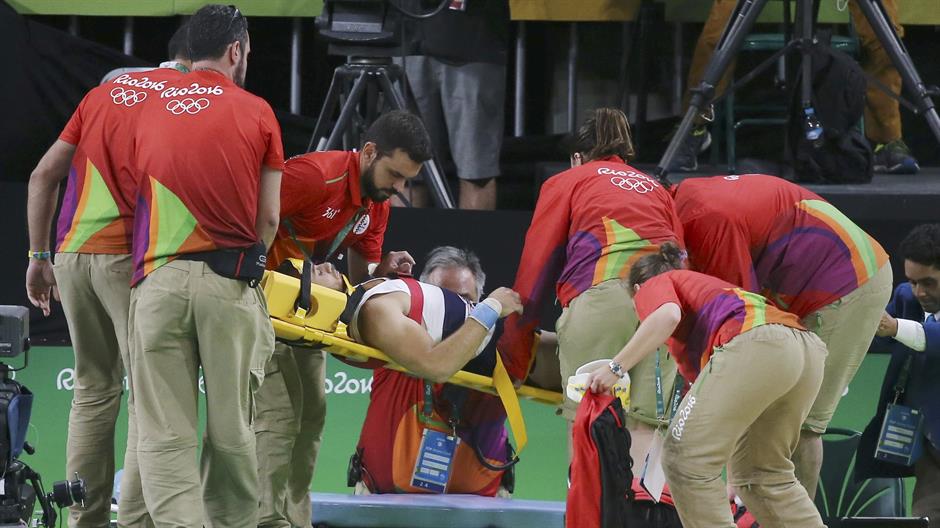 2016-08-06T185926Z_1094397520_RIOEC861GQYZK_RTRMADP_3_OLYMPICS-RIO-AGYMNASTICS-M-QUALIFICATIONS