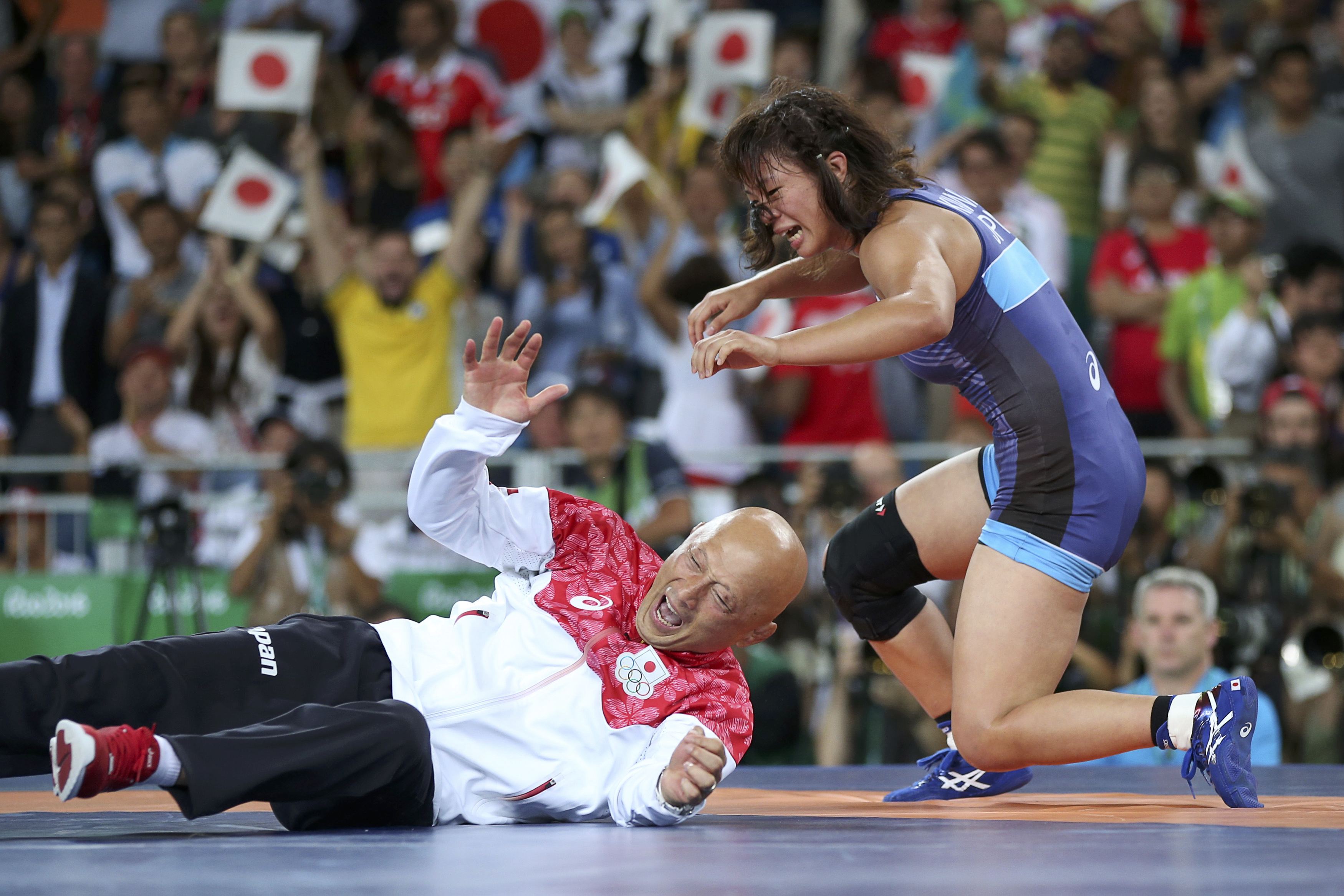 2016-08-18T214829Z_1556170460_RIOEC8I1OKDB8_RTRMADP_3_OLYMPICS-RIO-WRESTLING-W-63KG
