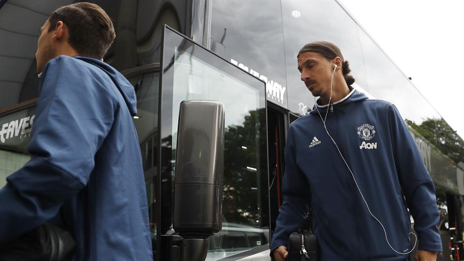 2016-08-27T150856Z_115312136_MT1ACI14590477_RTRMADP_3_SOCCER-ENGLAND-HLL-MUN