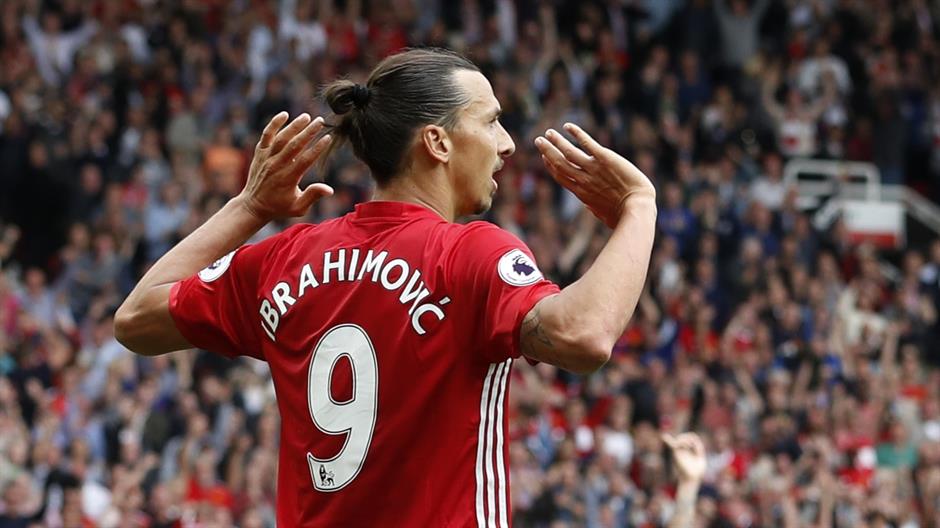 2016-09-10T130045Z_116514045_MT1ACI14603021_RTRMADP_3_SOCCER-ENGLAND-MUN-MCI