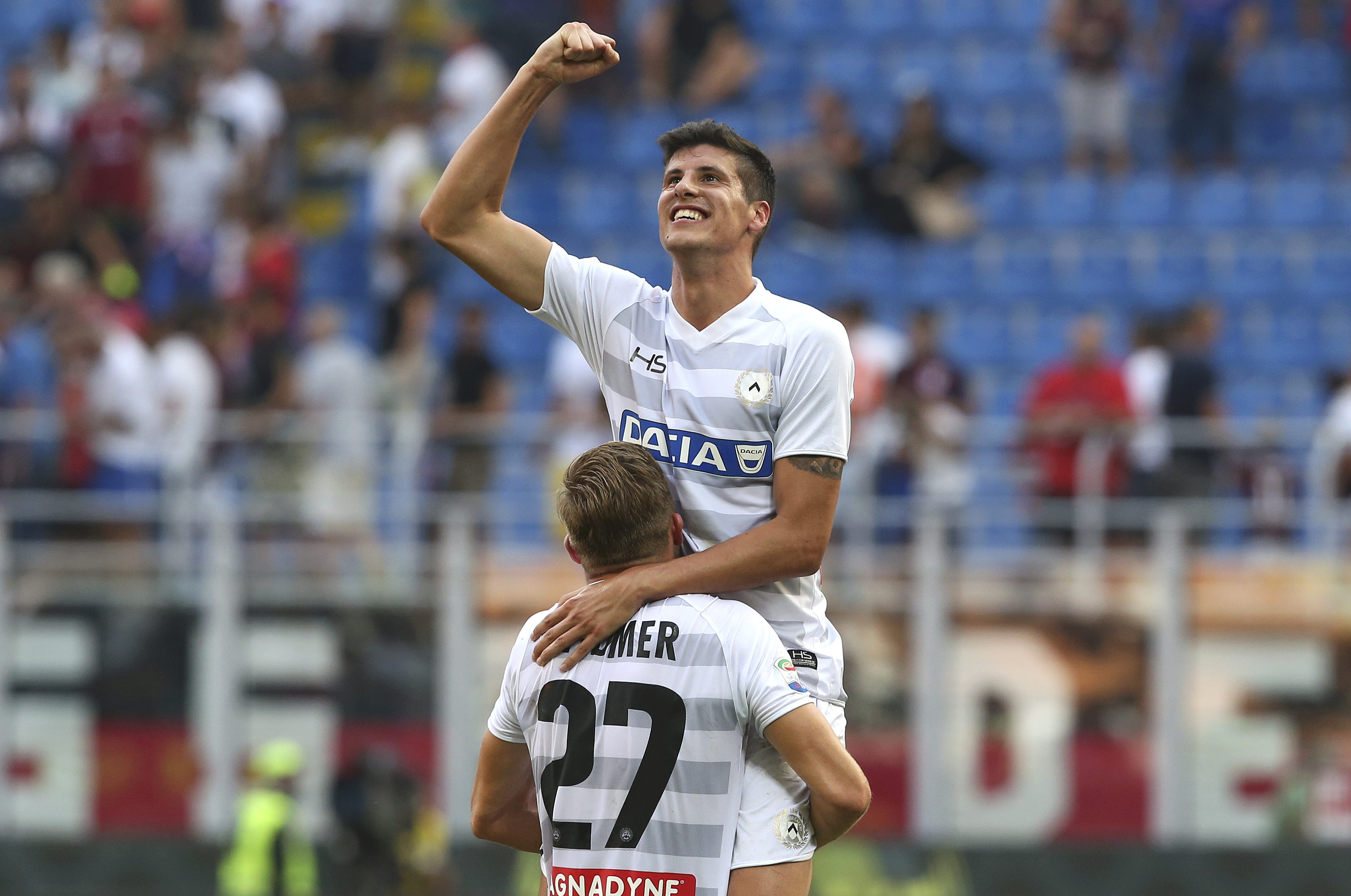 2016-09-11T150717Z_314666724_LR1EC9B15ZV17_RTRMADP_3_SOCCER-ITALY