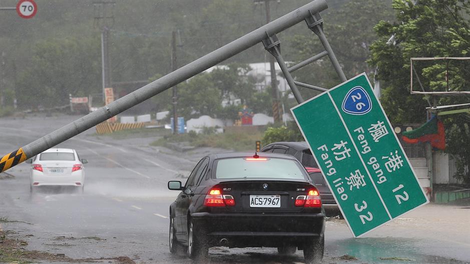2016-09-15T043817Z_1006793077_S1BEUBJMPLAA_RTRMADP_3_ASIA-STORM-TAIWAN