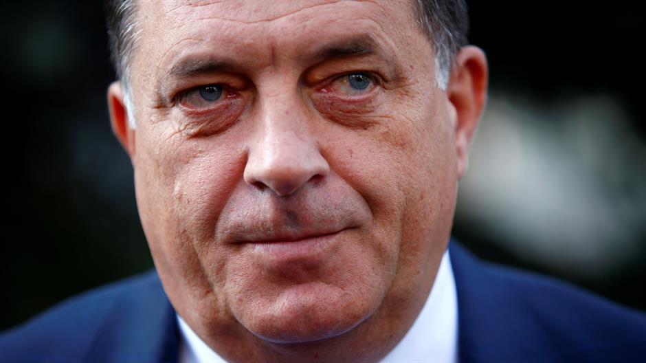 2016-09-25T083300Z_2081845356_S1BEUDHLNWAB_RTRMADP_3_BOSNIA-SERBS-REFERENDUM