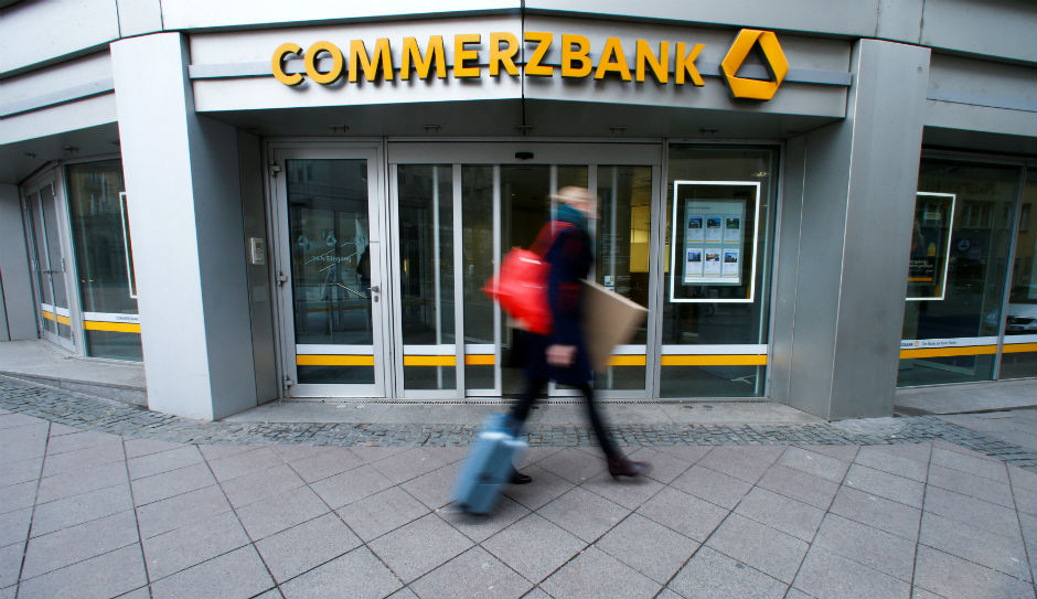 2016-09-26T175100Z_1757972465_S1BEUDOGWQAA_RTRMADP_3_COMMERZBANK-JOBS