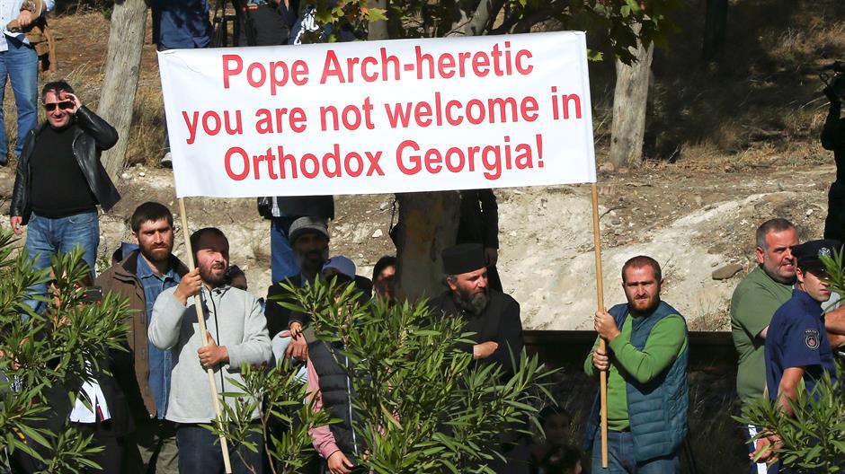 2016-09-30T115044Z_2057982293_S1BEUEGSDOAA_RTRMADP_3_POPE-GEORGIA