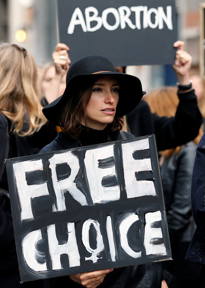 2016-10-03T115501Z_366969949_D1BEUEVLYRAA_RTRMADP_3_POLAND-ABORTION-BRUSSELS