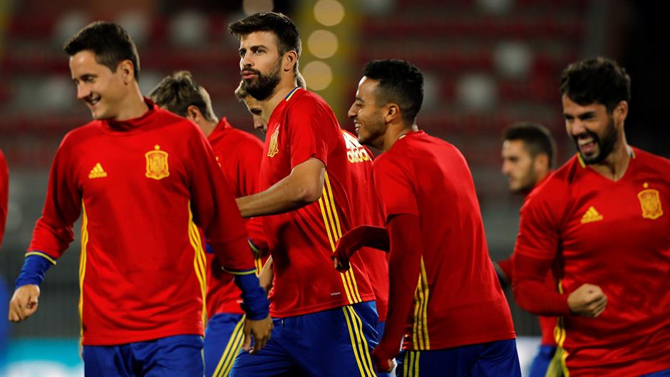 2016-10-08T180951Z_367430178_S1BEUFVIHBAA_RTRMADP_3_SOCCER-WORLDCUP-ALB-ESP