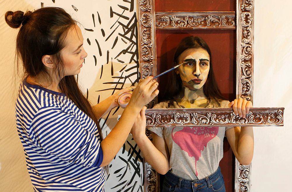 REUTERS/Ilya Naymushin