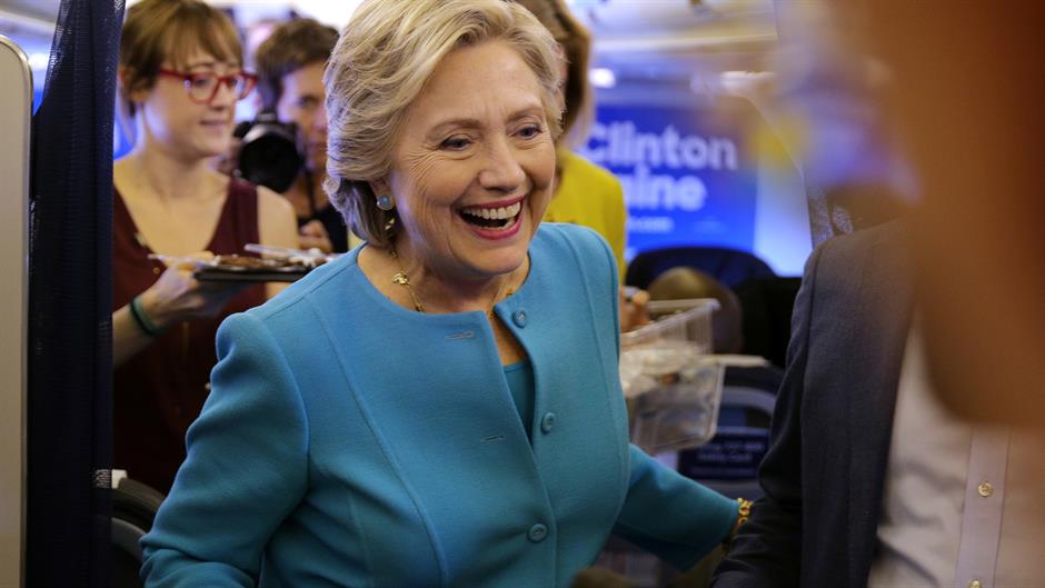 2016-10-28T124606Z_1_MTZGRQECASRCX97U_RTRFIPP_0_USA-ELECTION-CLINTON