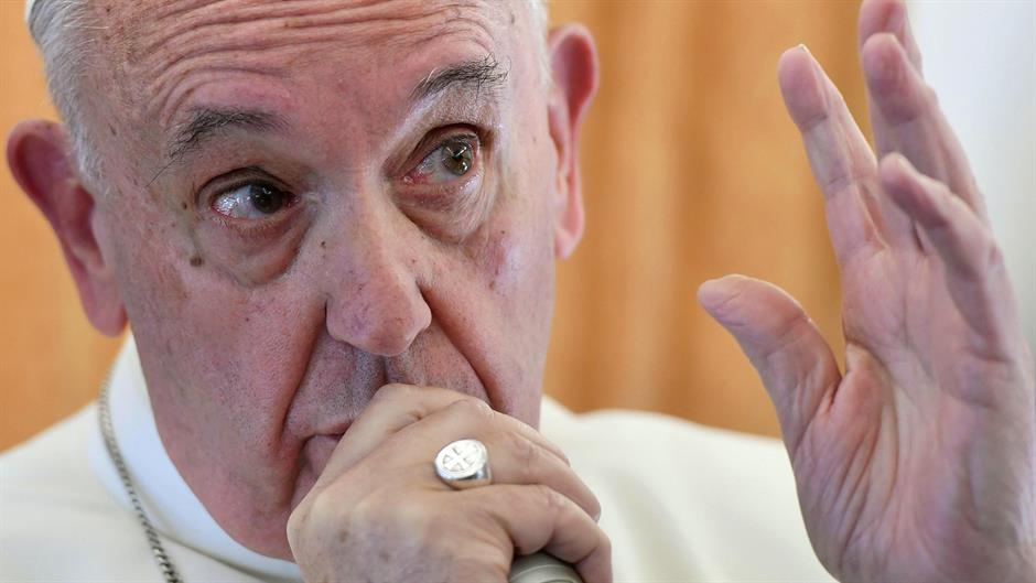 2016-11-01T160550Z_451205398_D1BEUKIWSSAA_RTRMADP_3_POPE-SWEDEN