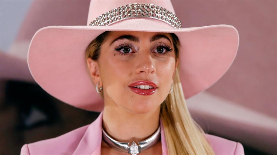 2016-11-02T065554Z_2019476456_S1BEUKLXSSAF_RTRMADP_3_MUSIC-LADYGAGA-JAPAN