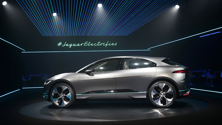 2016-11-15T052540Z_1500337041_S1BEUMXNGMAA_RTRMADP_3_USA-AUTOSHOW-JAGUAR