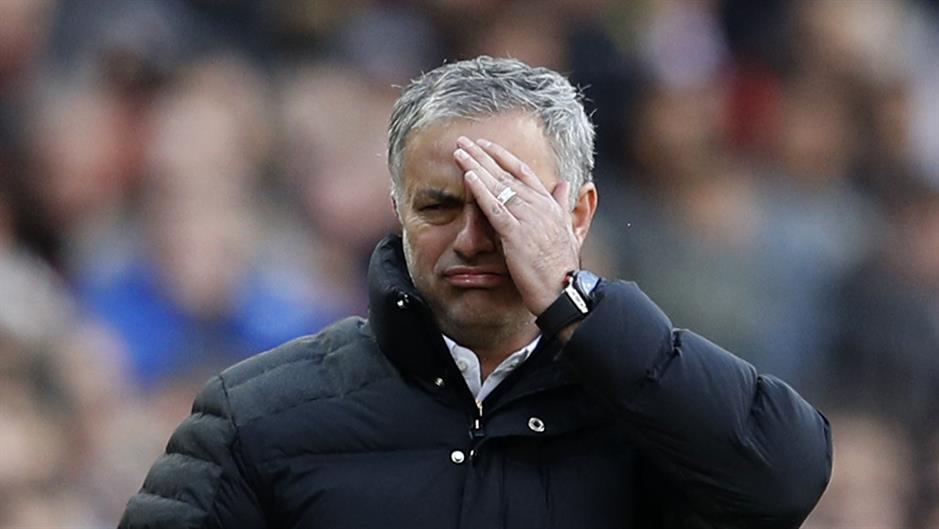 2016-11-19T131927Z_122563167_MT1ACI14675707_RTRMADP_3_SOCCER-ENGLAND-MUN-ARS