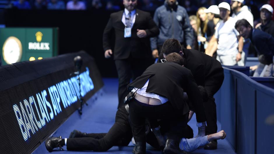 2016-11-19T205204Z_122590324_MT1ACI14677445_RTRMADP_3_TENNIS-ATP