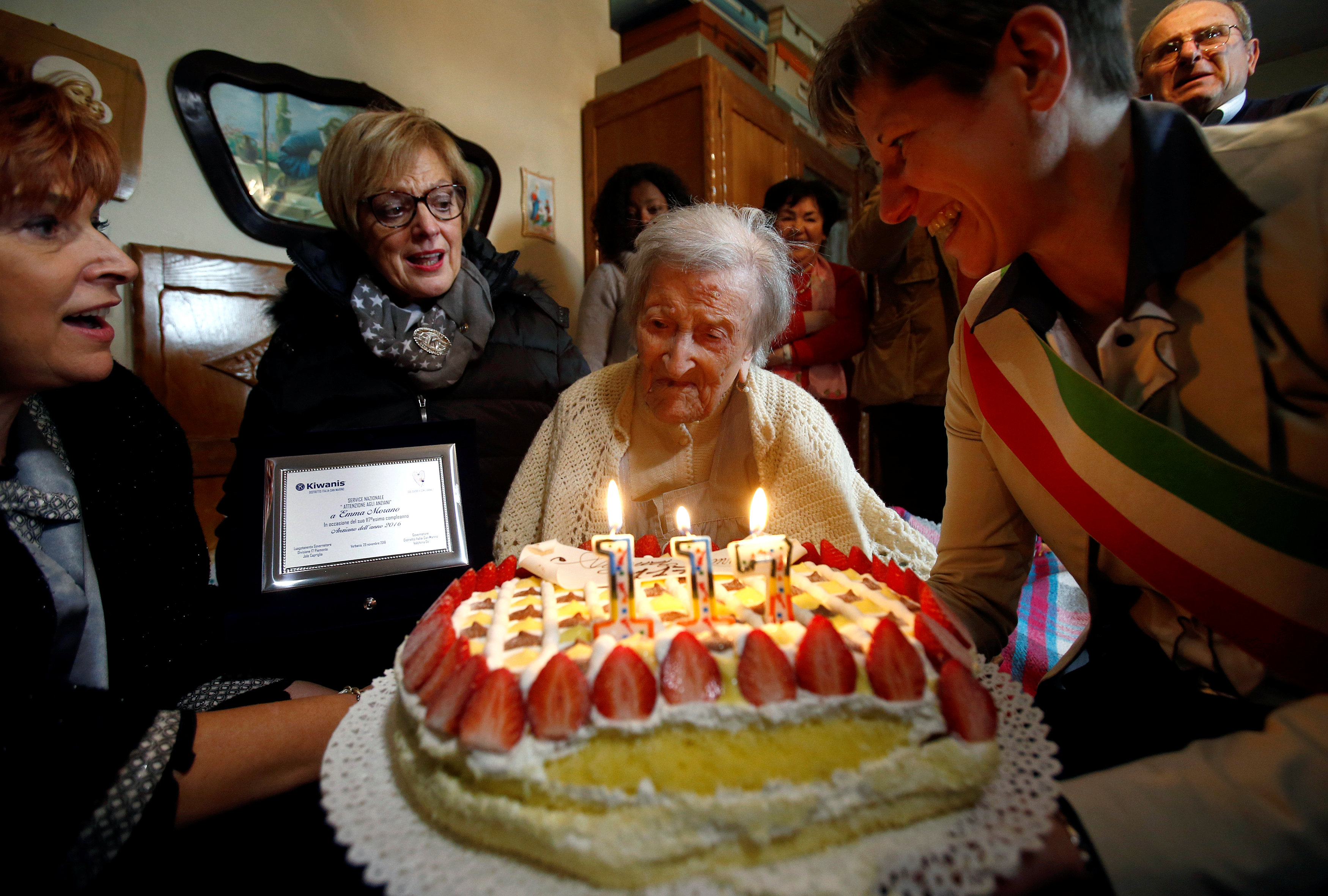 2016-11-29T153606Z_1_MTZGRQECBTEU0OD0_RTRFIPP_0_ITALY-OLDEST-WOMAN
