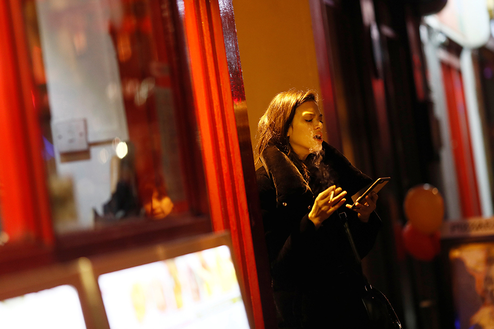 2016-12-01T124215Z_845863921_RC15FBDE7970_RTRMADP_3_NOKIA-CORP-SMARTPHONE