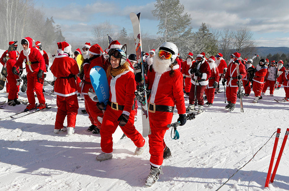 2016-12-04T174458Z_565322089_RC11D56DBAC0_RTRMADP_3_CHRISTMAS-SEASON-SKIINGSANTAS