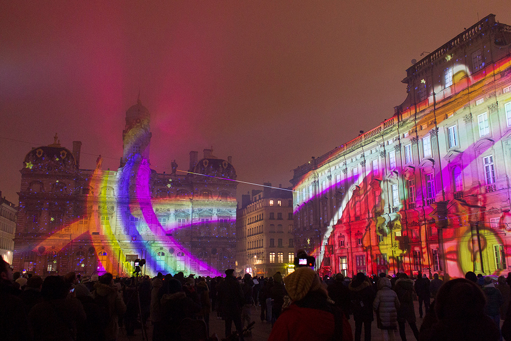 2016-12-08T082715Z_1497636764_RC15A733D400_RTRMADP_3_FESTIVAL-LIGHTS-LYON