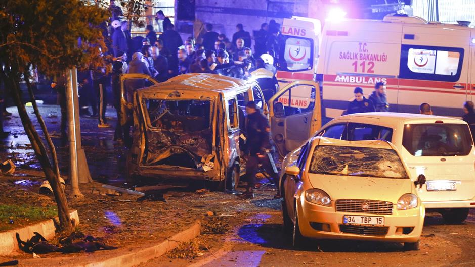 2016-12-10T201750Z_1835635286_LR1ECCA1KDFJG_RTRMADP_3_TURKEY-EXPLOSION