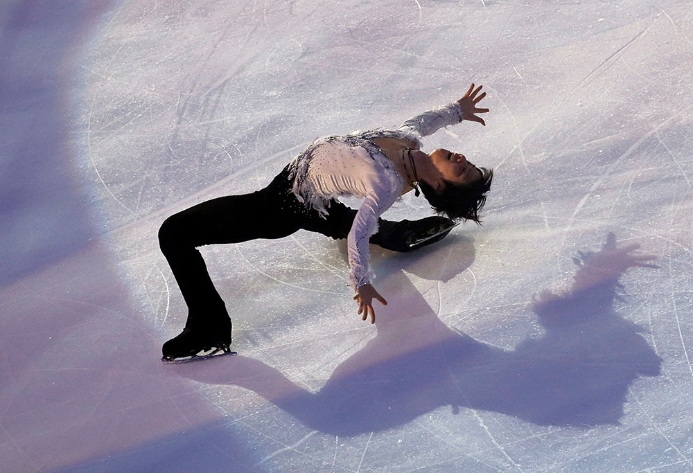 2016-12-11T154859Z_1270787725_RC147E00CE20_RTRMADP_3_FIGURESKATING-FRANCE