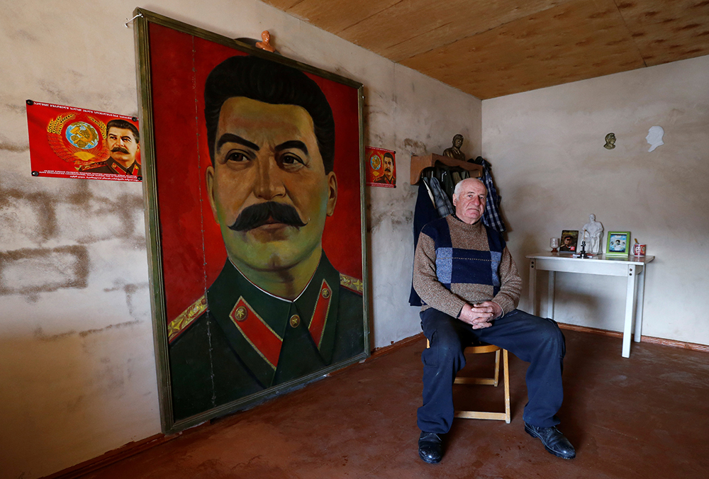 2016-12-15T130042Z_1671102538_RC1355DD1B00_RTRMADP_3_GEORGIA-STALIN