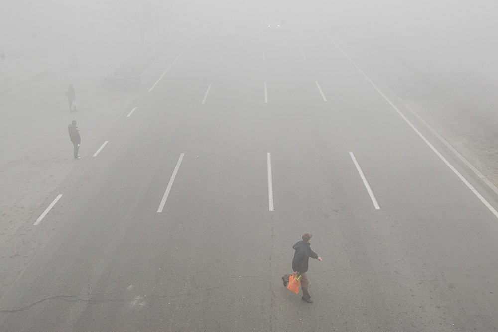 2016-12-19T051734Z_2063133081_RC1F5EA786F0_RTRMADP_3_CHINA-POLLUTION