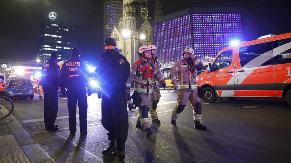 2016-12-19T203729Z_153823760_LR1ECCJ1LA6H9_RTRMADP_3_GERMANY-TRUCK