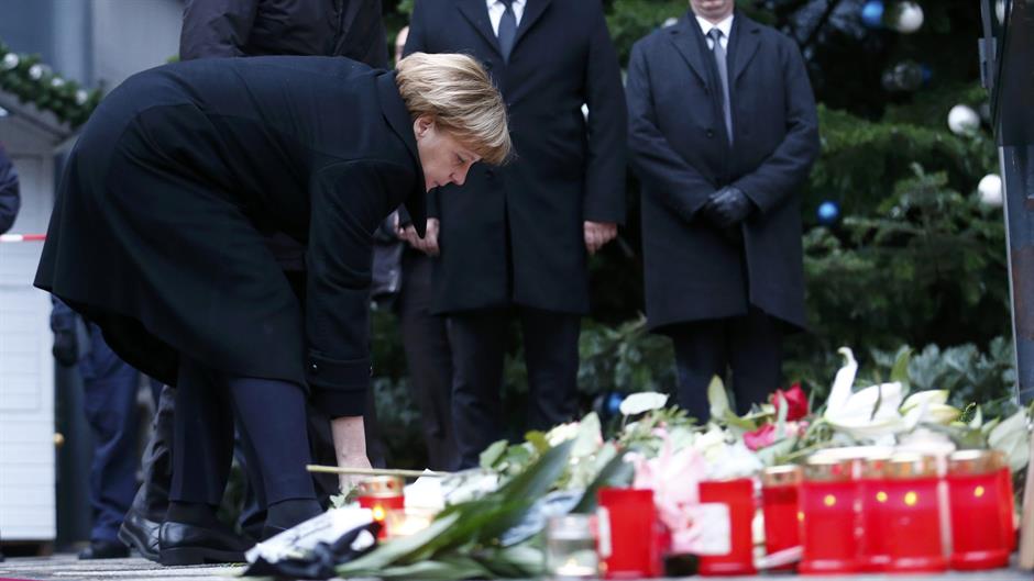 2016-12-20T140332Z_1223166997_LR1ECCK131KVE_RTRMADP_3_GERMANY-TRUCK