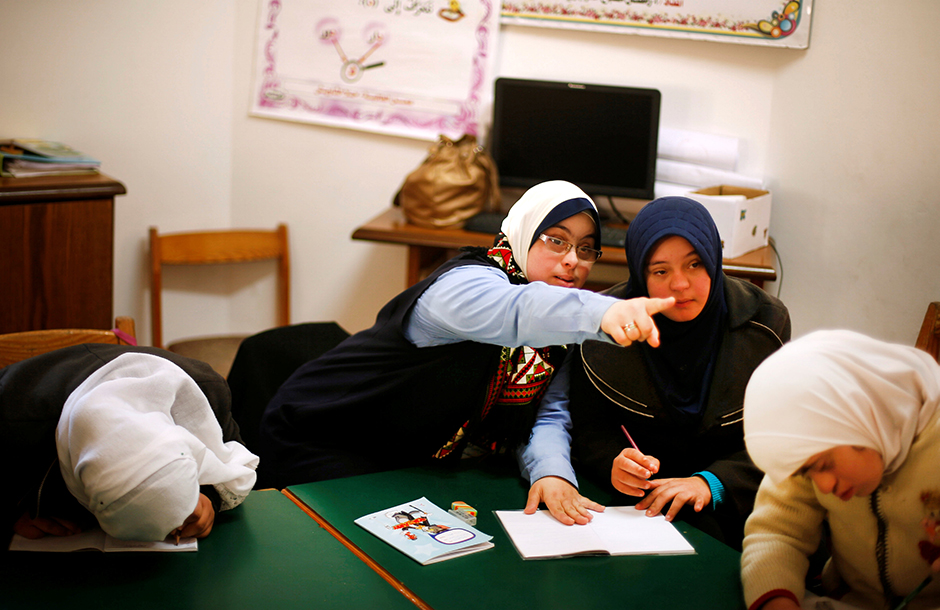 2016-12-21T095534Z_1436315318_RC121599C030_RTRMADP_3_PALESTINIANS-GAZA-TEACHER