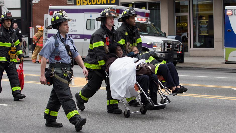 2017-01-04T151810Z_794060919_RC18FDD43790_RTRMADP_3_NEW-YORK-DERAILMENT