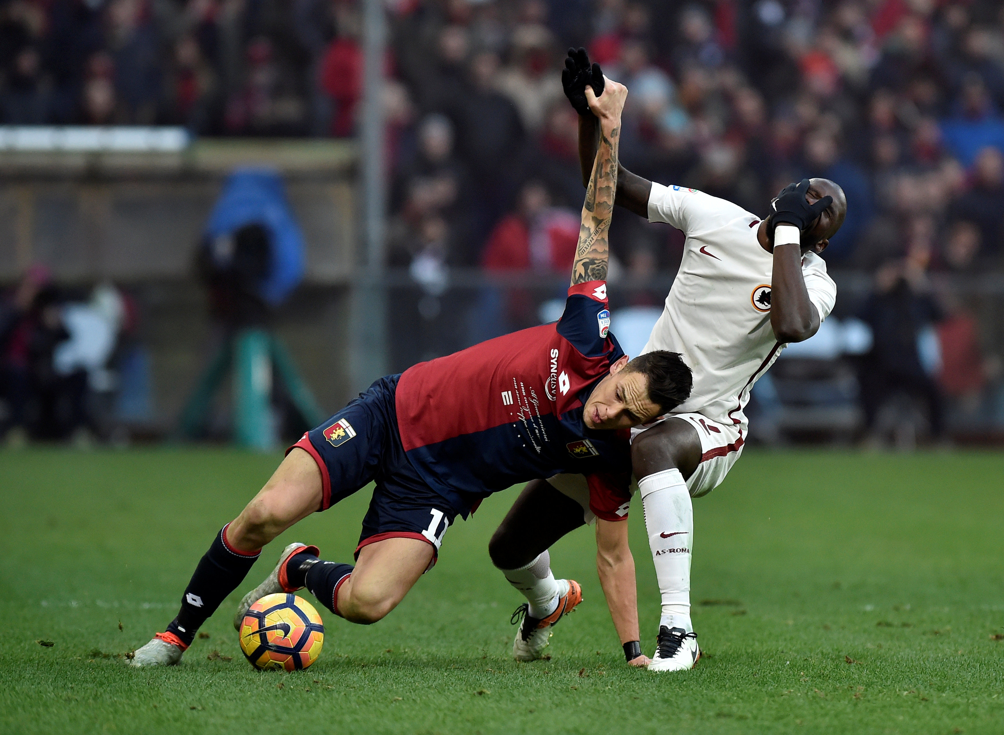 2017-01-08T153541Z_189896093_RC1E4D65B650_RTRMADP_3_SOCCER-ITALY