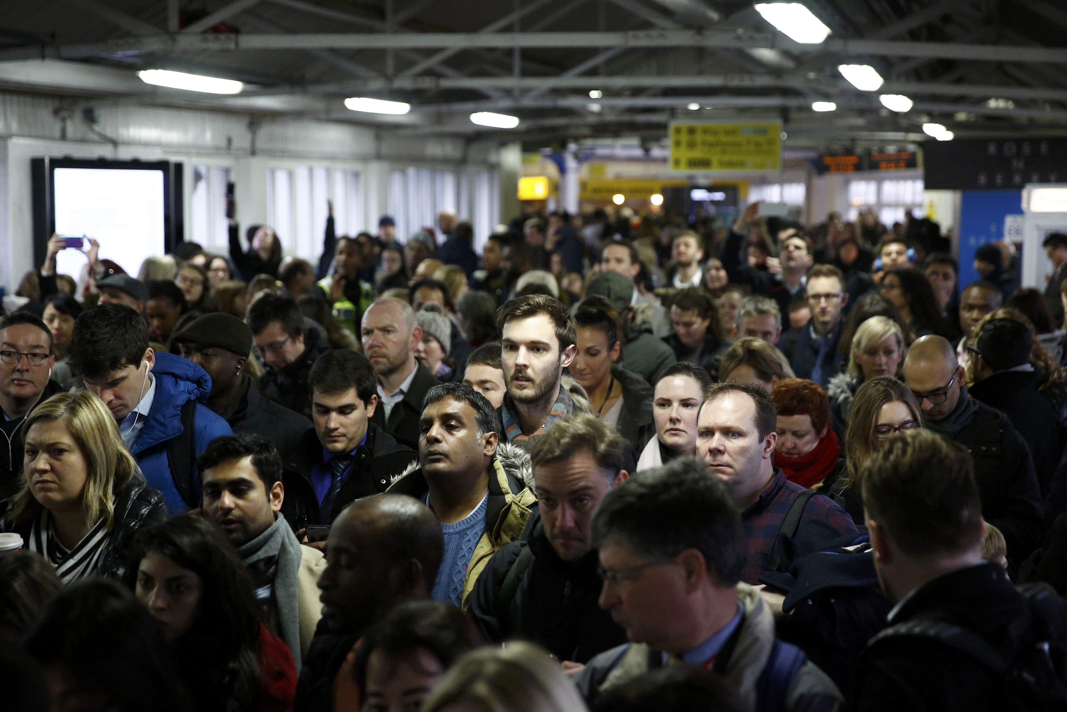 2017-01-09T094519Z_1555944826_LR1ED190R36I8_RTRMADP_3_BRITAIN-UNDERGROUND-STRIKE