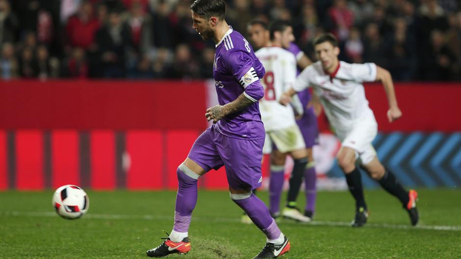 2017-01-12T221815Z_287613112_LR1ED1C1PY40K_RTRMADP_3_SOCCER-SPAIN-CUP