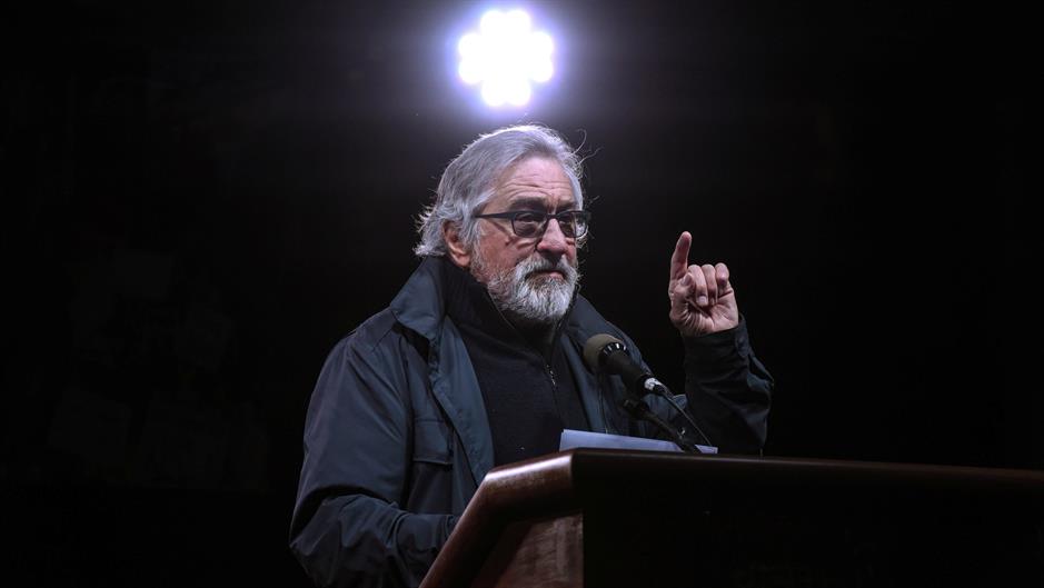 2017-01-20T044129Z_348174433_RC1CEF972130_RTRMADP_3_USA-TRUMP-PROTEST-NYC