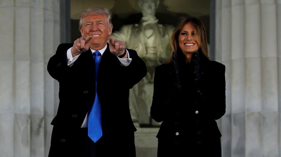 2017-01-20T120627Z_1722491150_RC181FDD6B90_RTRMADP_3_GLOBAL-ECONOMY-WEEKAHEAD