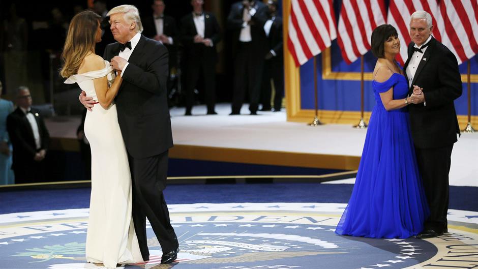 2017-01-21T043422Z_271625863_HT1ED1L0COUD4_RTRMADP_3_USA-TRUMP-INAUGURATION-BALLS