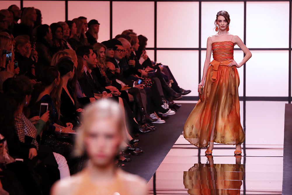 2017-01-24T191931Z_865197326_LR1ED1O1HO84J_RTRMADP_3_FASHION-PARIS-ARMANI