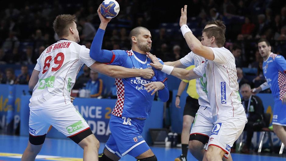 2017-01-27T195146Z_627808151_LR1ED1R1J60S9_RTRMADP_3_HANDBALL-WORLD