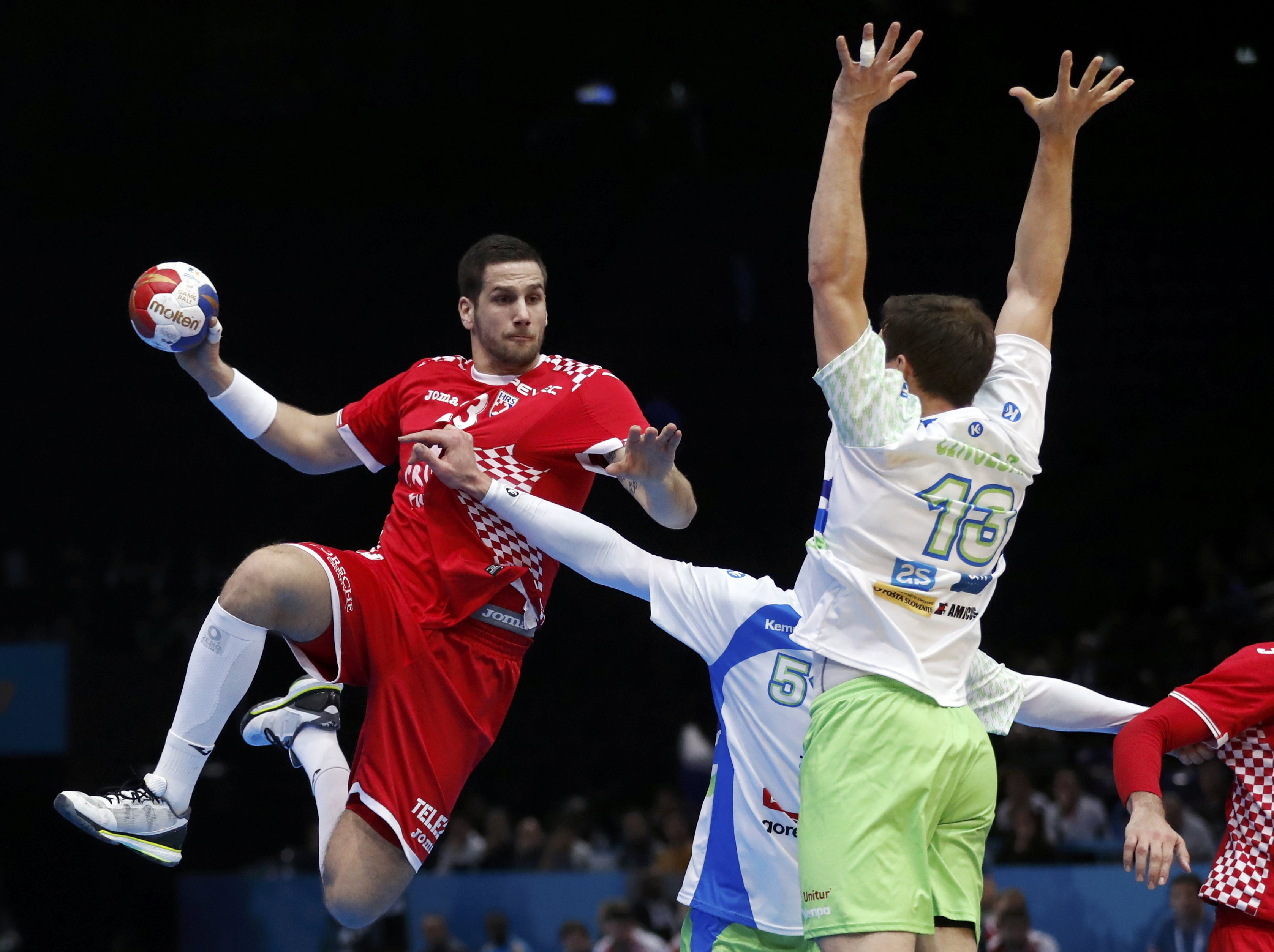 2017-01-28T200145Z_117846238_LR1ED1S1JMLKG_RTRMADP_3_HANDBALL-WORLD
