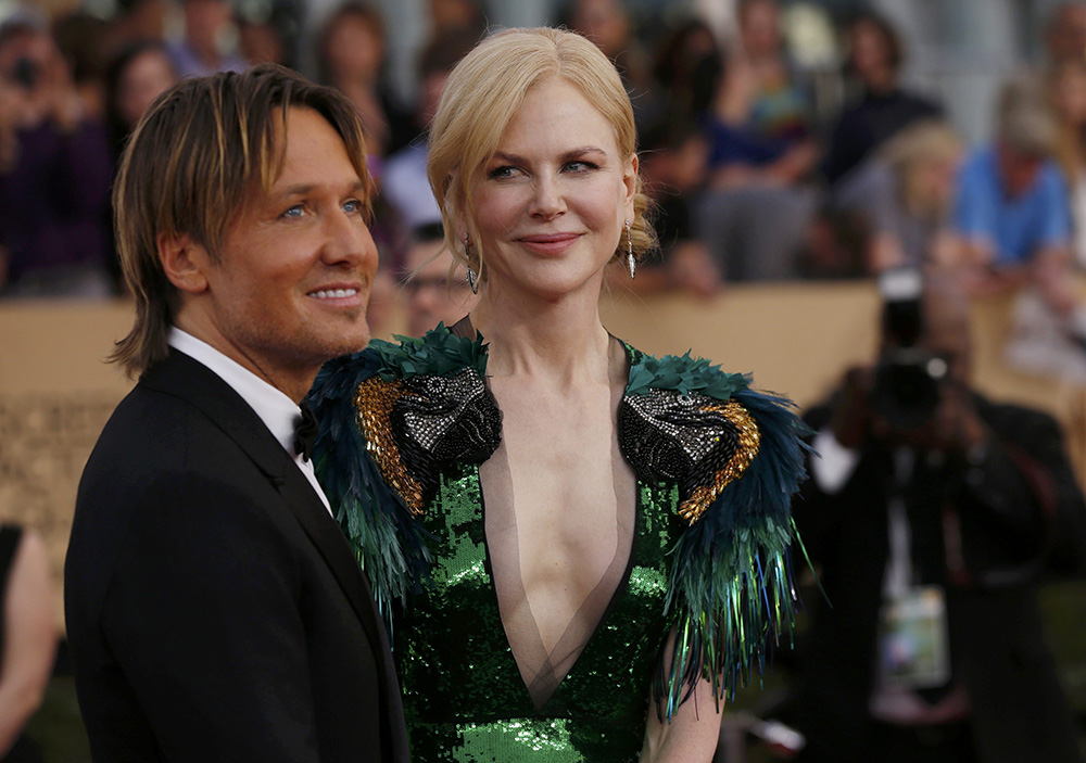 2017-01-30T025217Z_1451107871_HT1ED1U07YOON_RTRMADP_3_AWARDS-SAG