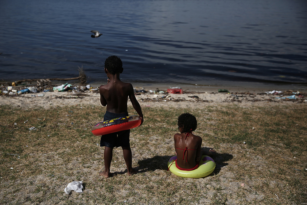 2017-02-01T140335Z_1268714401_RC17B1C1B2C0_RTRMADP_3_BRAZIL-RIO-POOL