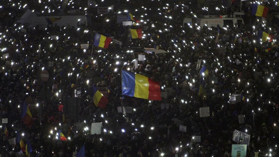 2017-02-05T205042Z_2033978802_LR1ED251LW7ZB_RTRMADP_3_ROMANIA-CORRUPTION-GOVERNMENT-DECREE