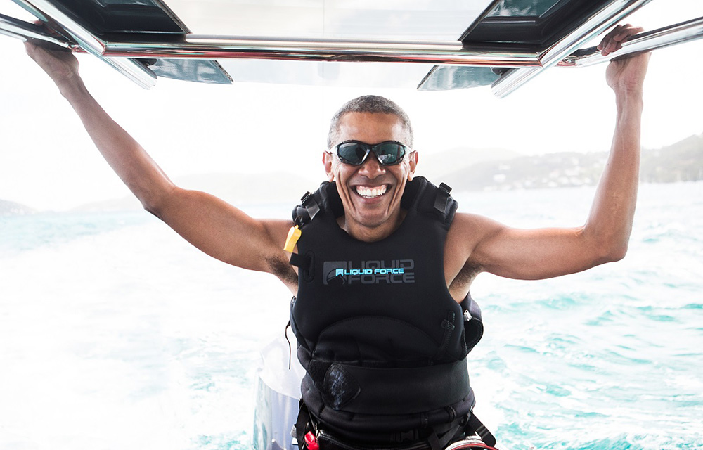 2017-02-07T161555Z_781038657_LR1ED271968PM_RTRMADP_3_USA-OBAMA-KITEBOARDING